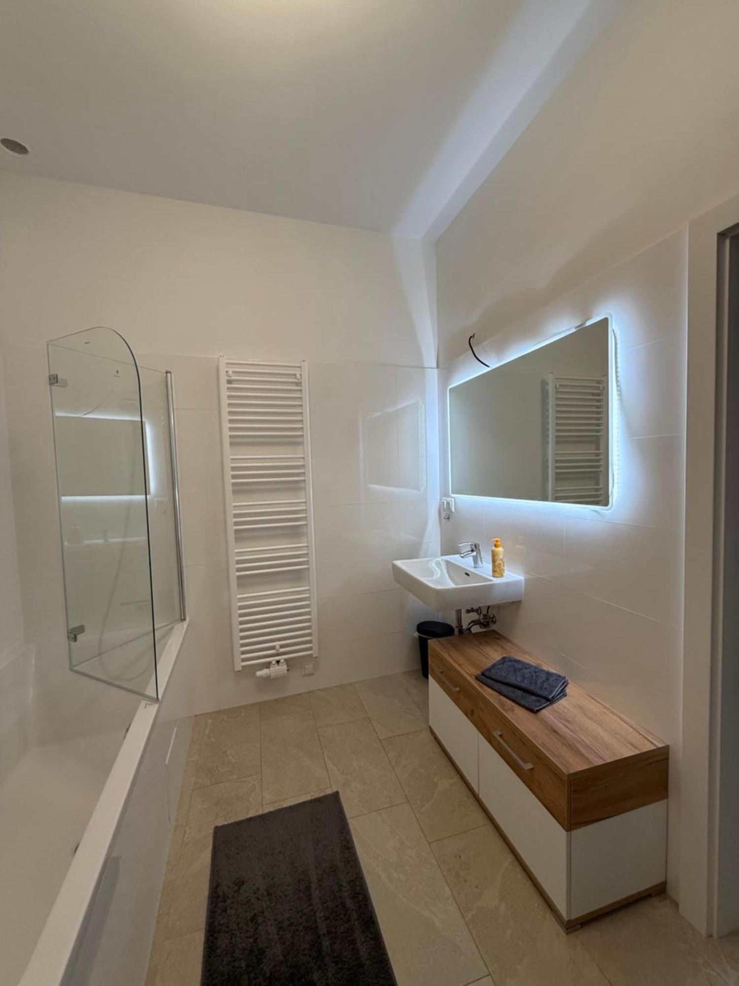 Apartment Stilvolles Zentrales Im Schoensten Wiens - Free Parking Vienna
